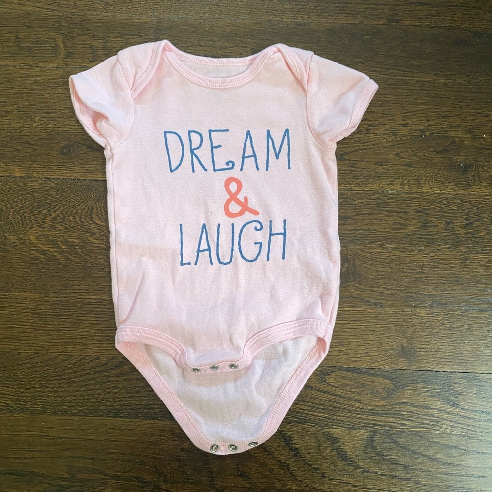 Girls’ Onesie 6-9 Mo.